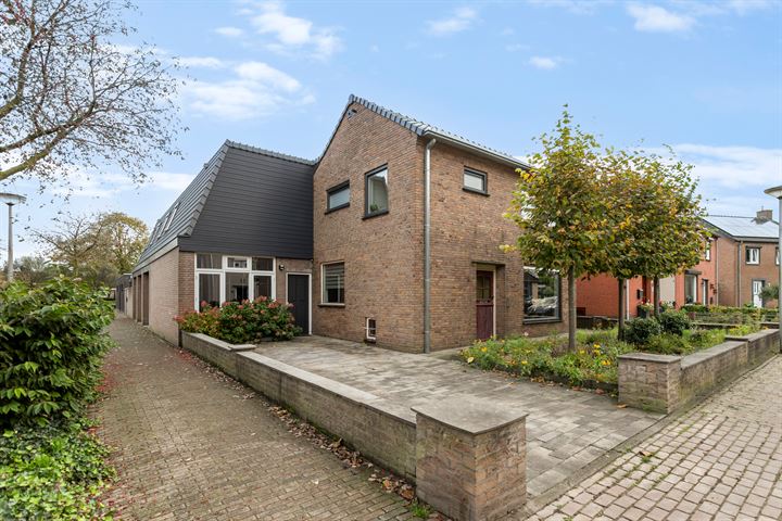 van Boutershemstraat 8 in Rucphen foto