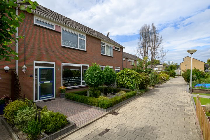 Van Brakelstraat 12 in Maasdijk foto