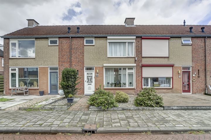 Van Bredastraat 23 in Steenbergen foto