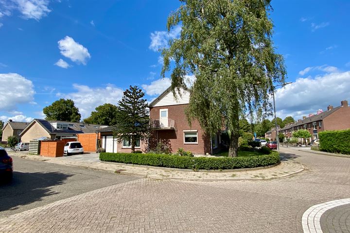 van Bylandtstraat 24 in Doornenburg foto