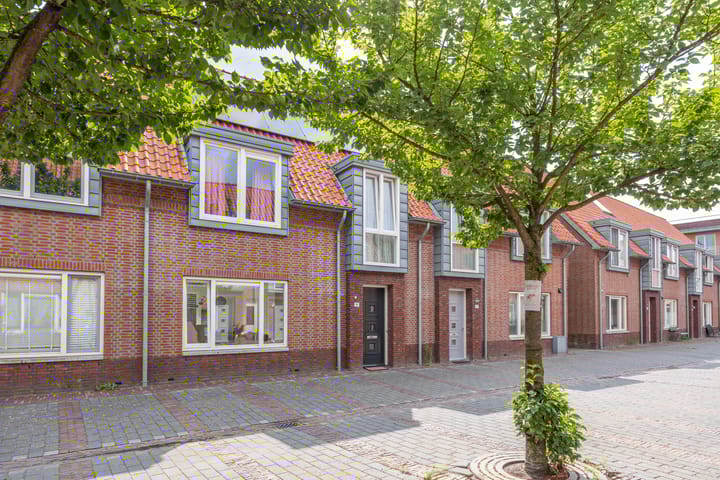 Van Coeverdenstraat 9 in Enschede foto