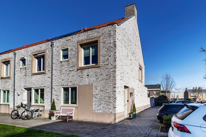 Van Cralingenstraat 15 in 's-Gravenzande foto