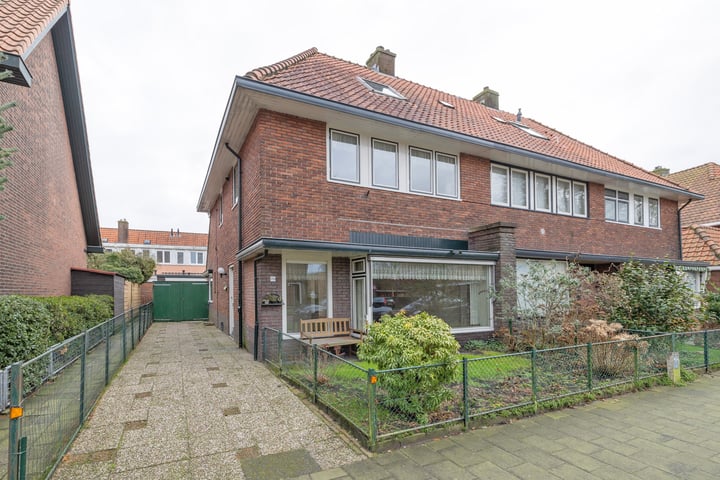 Van de Sande Bakhuyzenstraat 70 in Hilversum foto