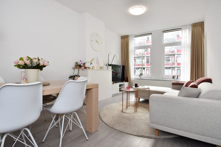 Van de Veldestraat 16 in 's-Gravenhage foto