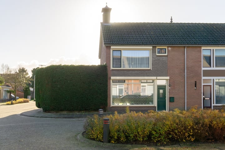 van de Zandestraat 3 in Woensdrecht foto