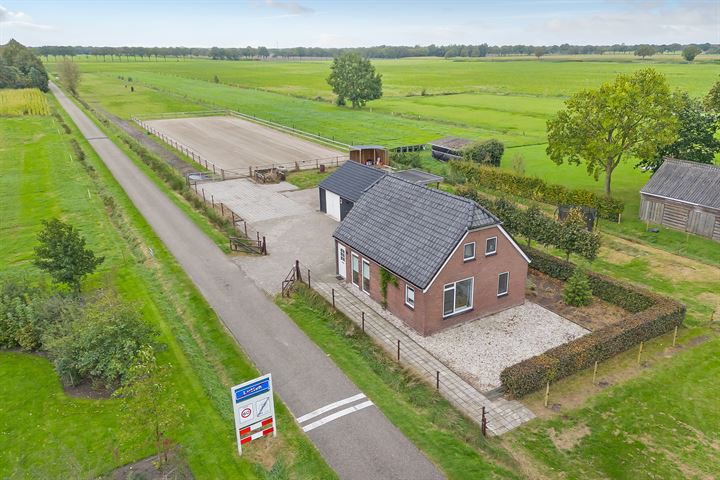 Van den Beltsweg 2 in Lutten foto
