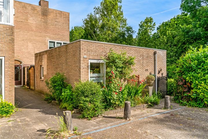 Van den Berghlaan 325 in Hoofddorp foto