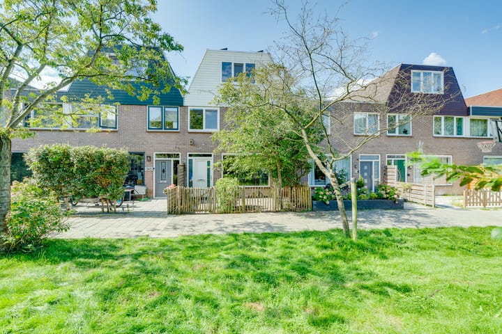 Van den Berghlaan 347 in Hoofddorp foto
