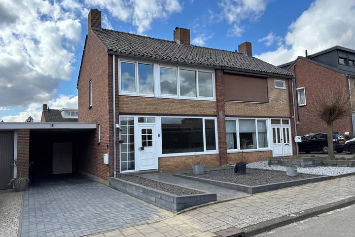 Van Den Bongaertstraat 9 in Haelen foto