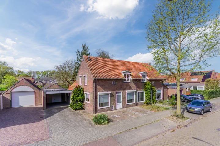 Van den Elsenstraat 8 in Hapert foto