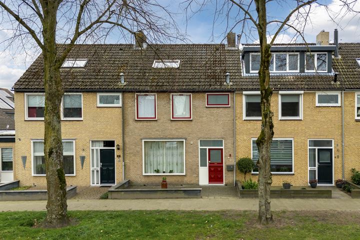 Van den Houtstraat 3 in Made foto