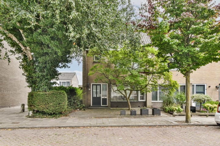 van den Woudestraat 28 in Warmond foto
