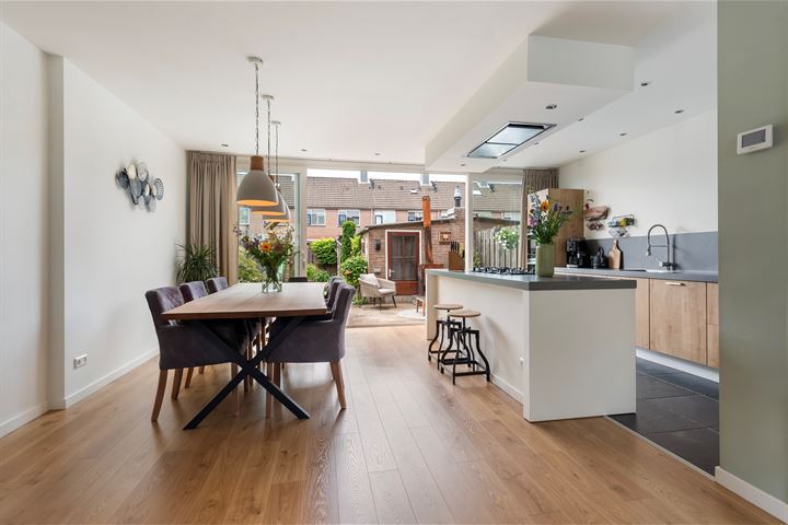 van der Bijlstraat 37 in Roelofarendsveen foto