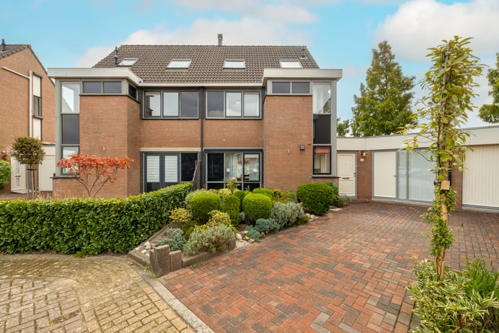 Van der Does de Willeboisstraat 25 in Wateringen foto