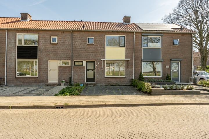 van der Doeslaan 11 in Maasdam foto