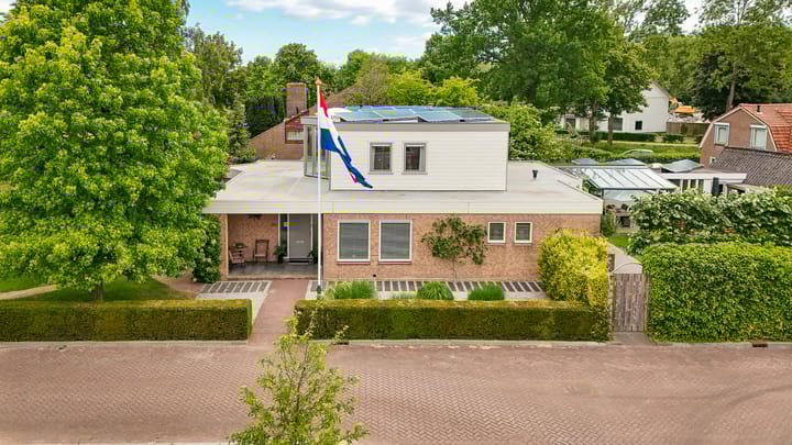 van der Dussenlaan 32 in Dussen foto