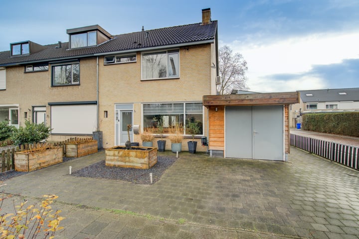van der Dussenstraat 2 in Geertruidenberg foto