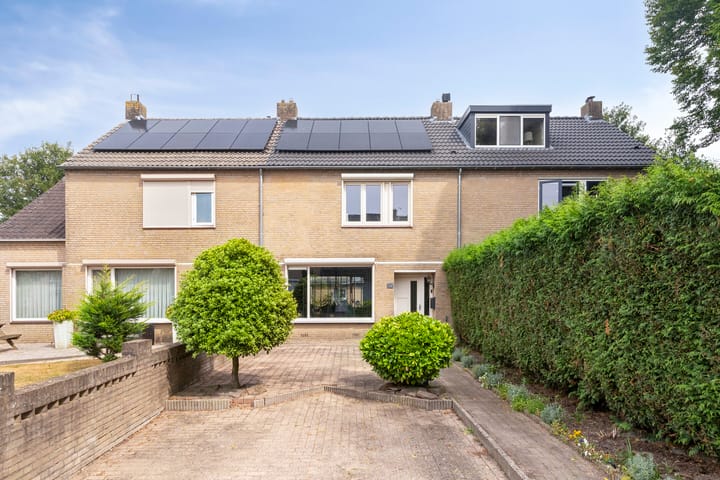Van der Duyn van Maasdamstraat 4 in Oss foto