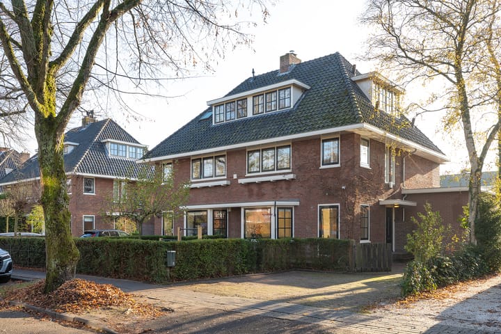 van der Helstlaan 14 in Naarden