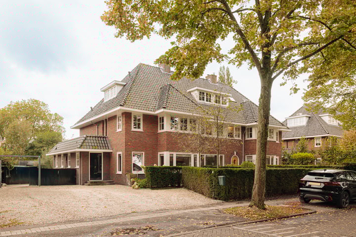 van der Helstlaan 38 in Naarden foto