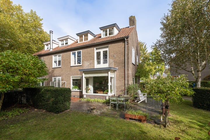 van der Helstlaan 87 in Naarden