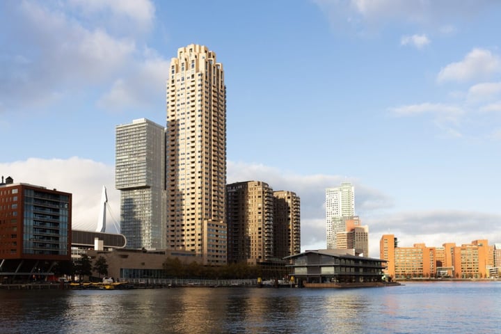 Van der Hoevenplein 133 in Rotterdam foto