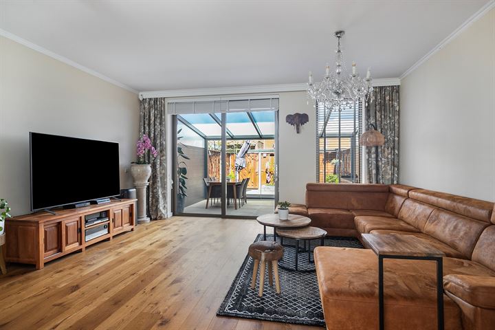 Van der Hoogenhof 11 in 's-Gravenhage foto