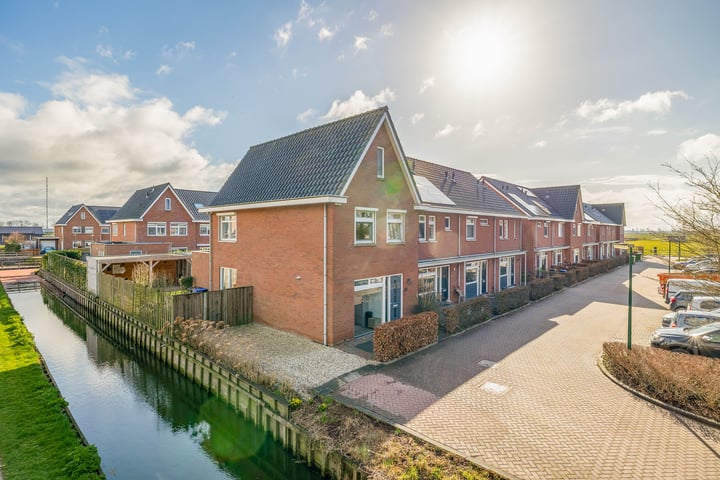 Van der Ledestraat 1 in Lopik foto