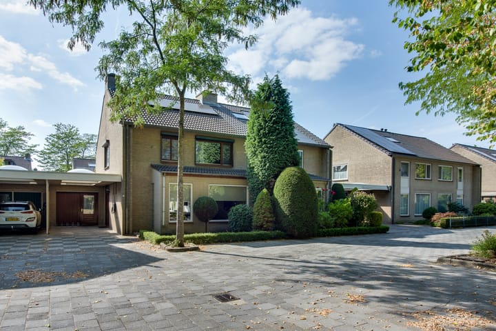 van der Leeuwstraat 9 in Rosmalen foto