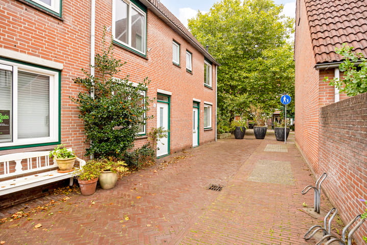 Van der Lubbehof 2 in Leiden foto