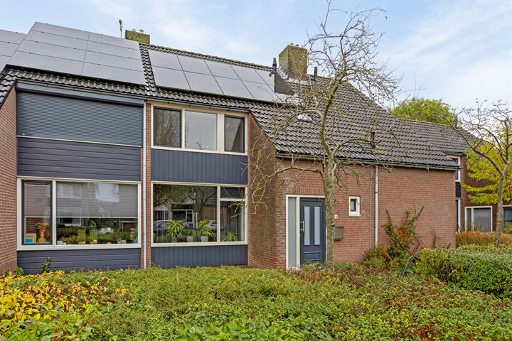 Van der Munniklaan 18 in Leens foto