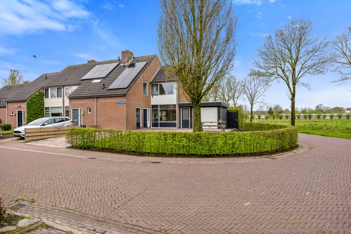 Van der Munniklaan 38 in Leens foto