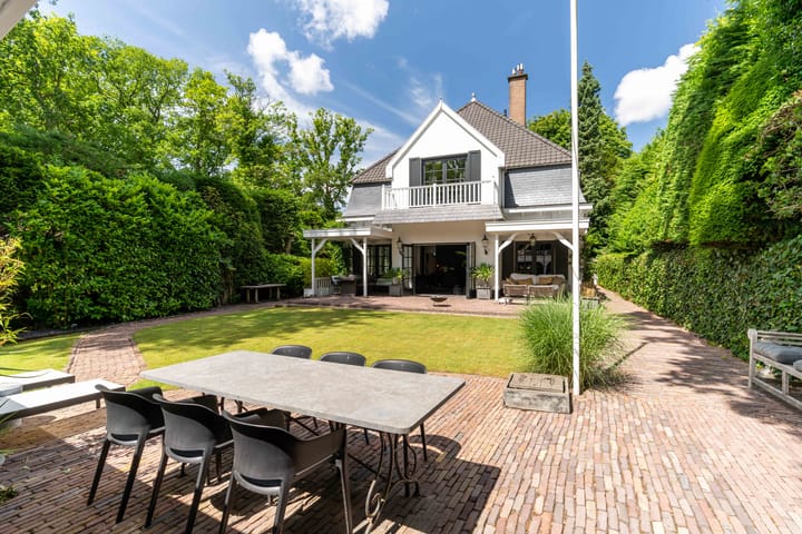 Van der Oudermeulenlaan 3 in Wassenaar foto