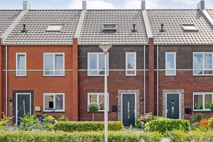 Van der Sluisstraat 37 in Bergentheim