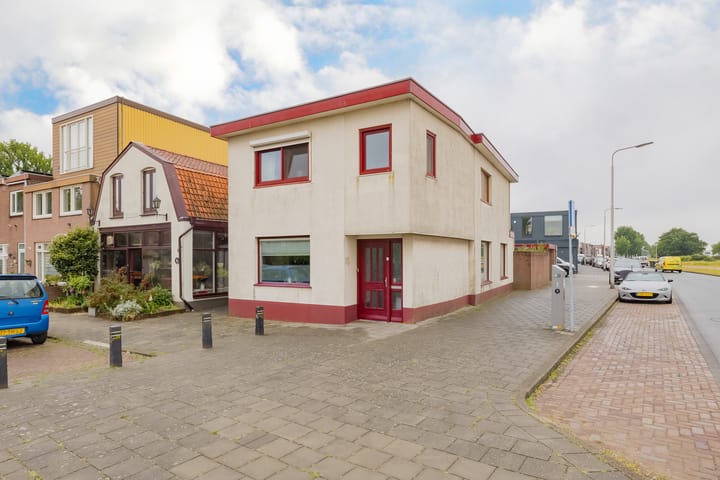Van der Zwaagstraat 2 in IJmuiden foto