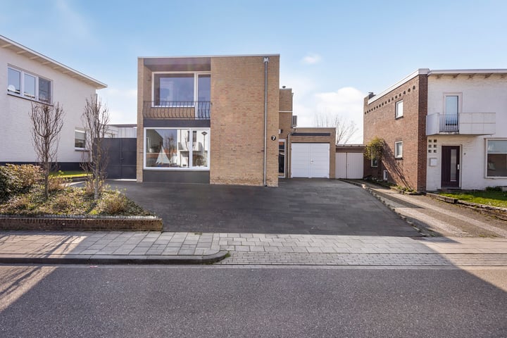 van Eynattenstraat 7 in Margraten foto