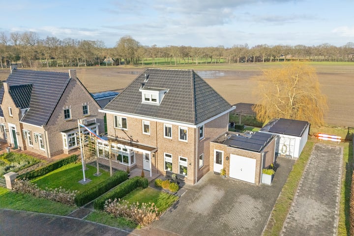 Van Foreestallee 26a in Hardenberg foto