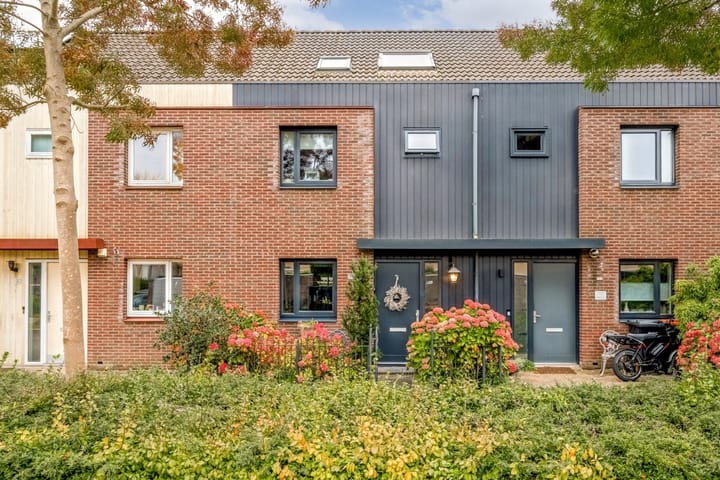 Van Goghhof 91 in Hoorn foto