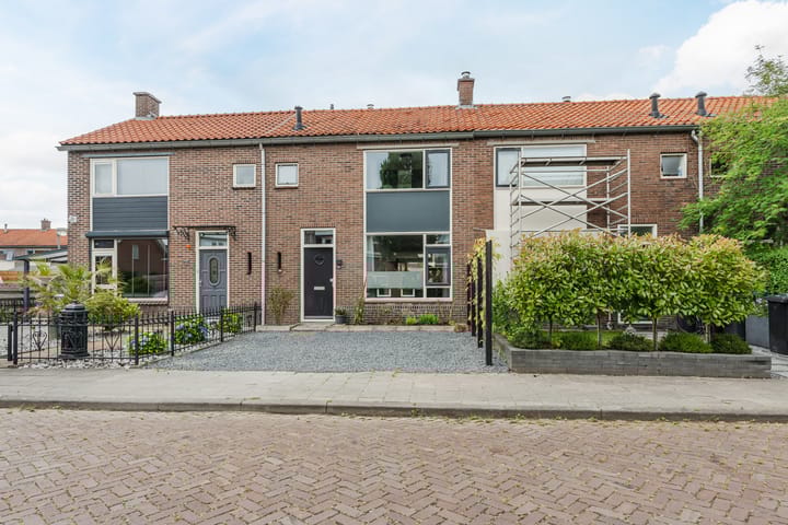 van Goghstraat 10 in Assen foto