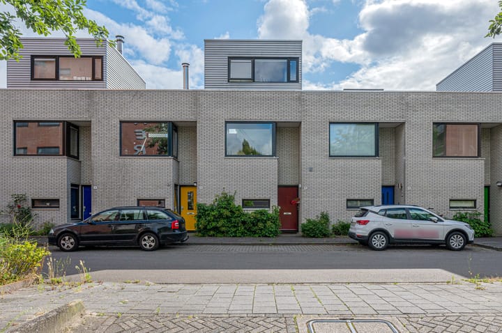 Van Goghstraat 10 in Groningen foto