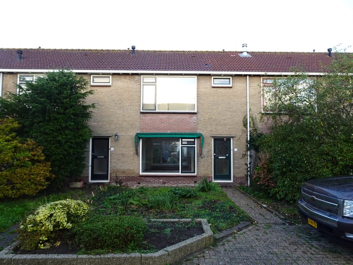 Van Goghstraat 8 in Sint Maartensvlotbrug foto