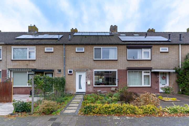 van Halllaan 18 in Nieuwegein foto