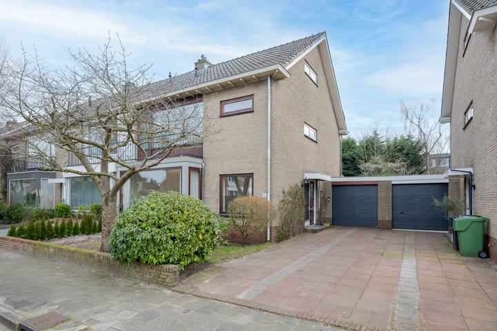 Van Hamellaan 8 in Voorschoten foto