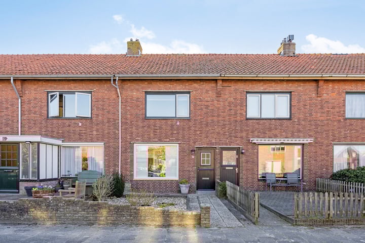 van Hengelstraat 15 in Hippolytushoef foto