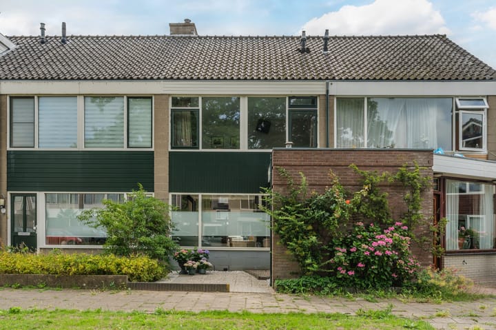 Van Heuven Goedhartstraat 4 in Voorschoten
