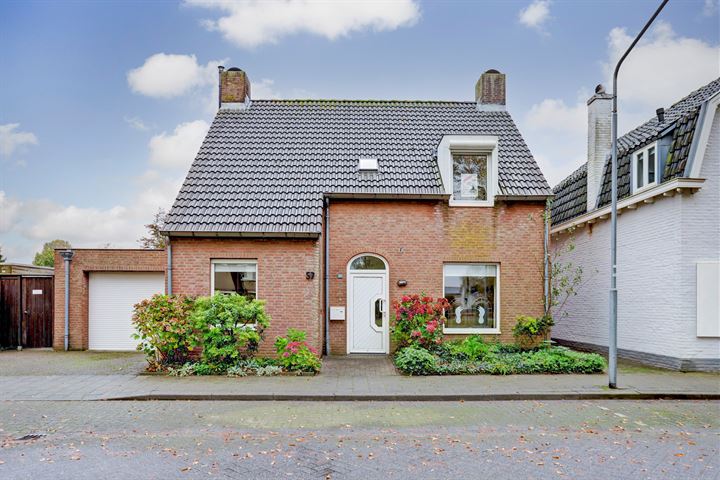 Van Hogendorpplein 57 in Goirle foto