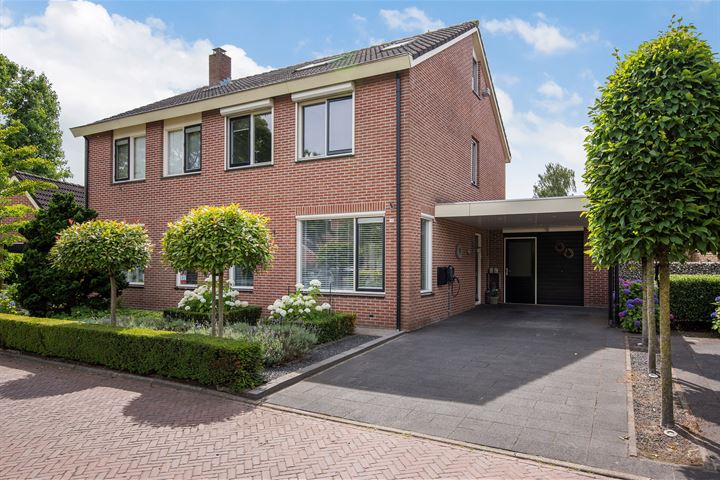 Van Holtenserf 16 in Holten foto