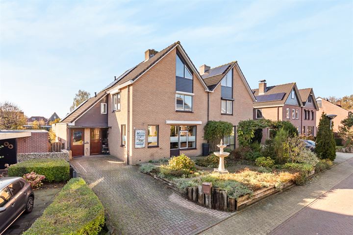 Van Holtenserf 18 in Holten foto