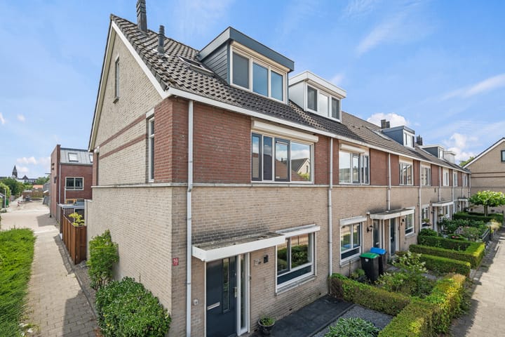 Van Hulststraat 43 in Barendrecht