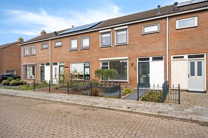 Van Isselmudenstraat 19 in Sint Jansklooster foto
